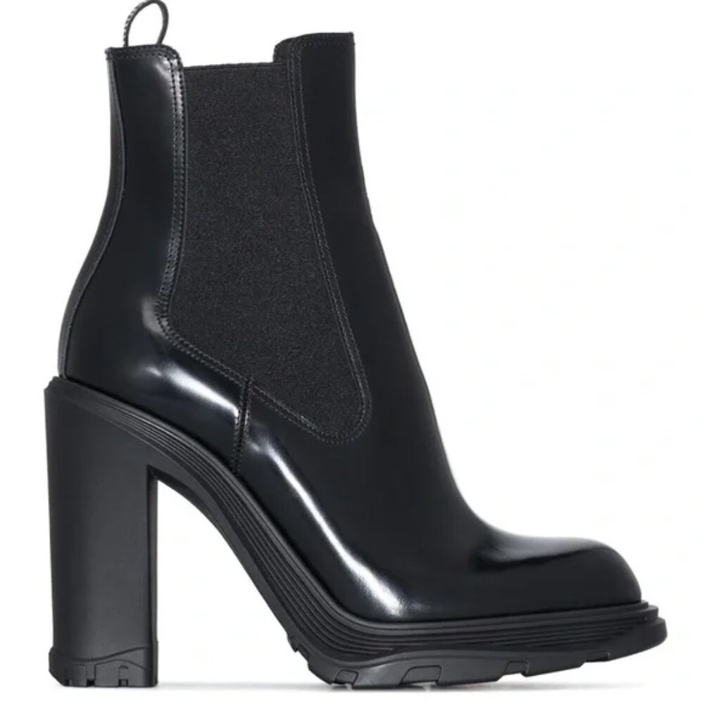 Alexander McQueen Tread Heeled Chelsea Boots Black